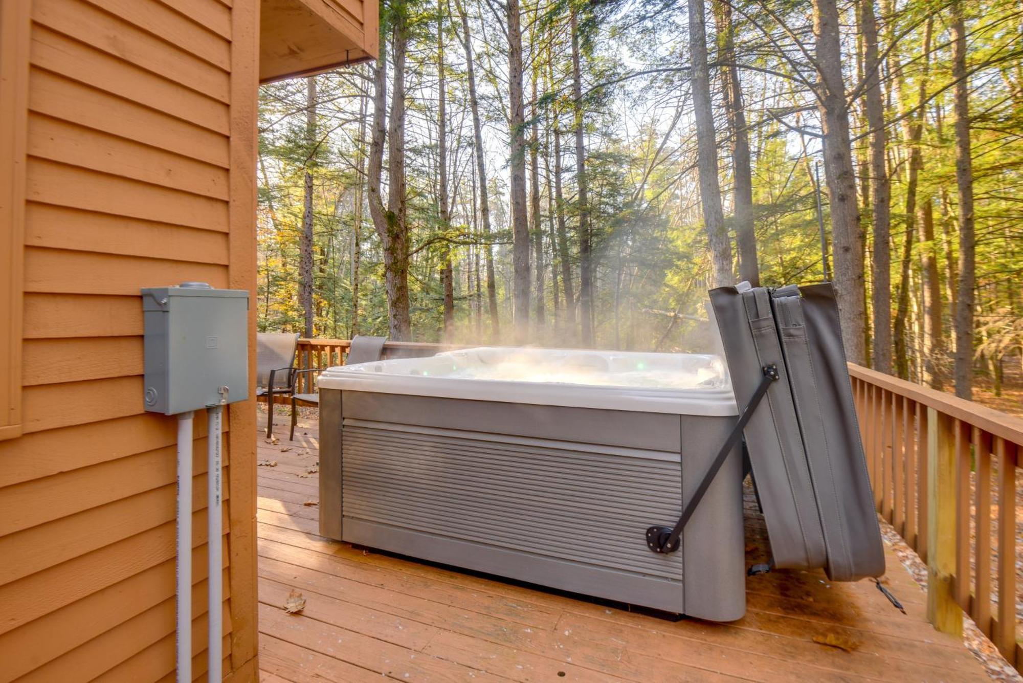 North Conway Vacation Rental Near Saco River! Exterior photo